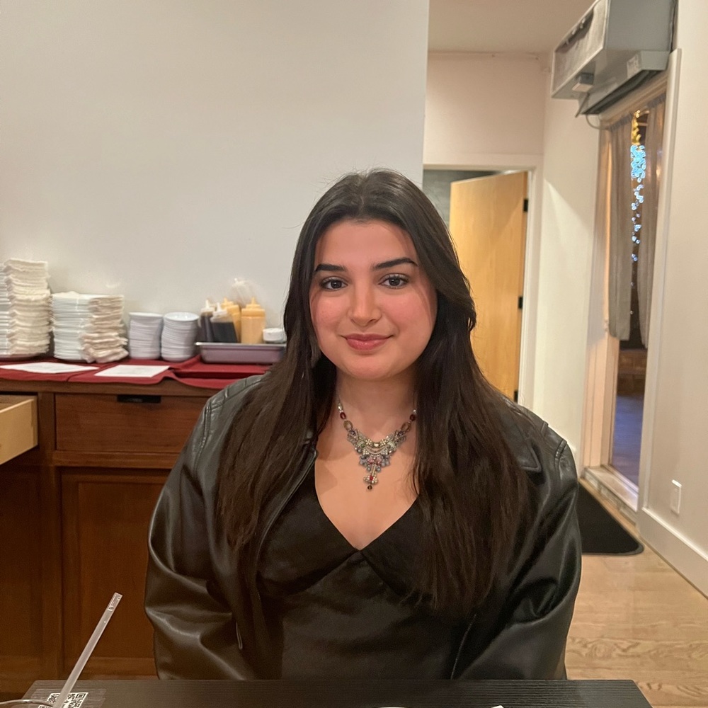 Meet your Posher, Ariella